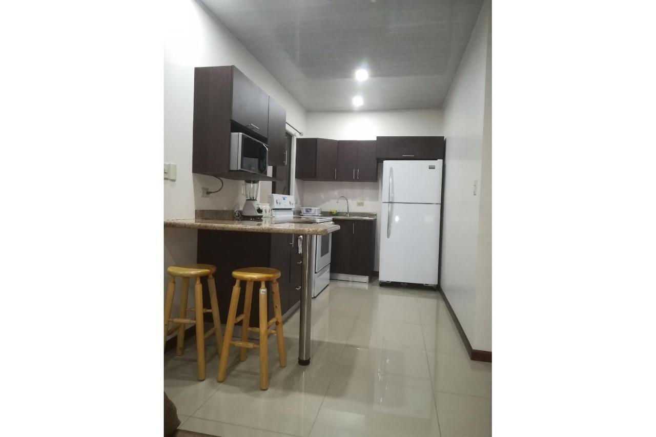 Aptos Casa Caribe, Habitaciones Privadas En Aptos Compartidos & Aptos Completos Con Auto Entrada Puerto Limon Buitenkant foto
