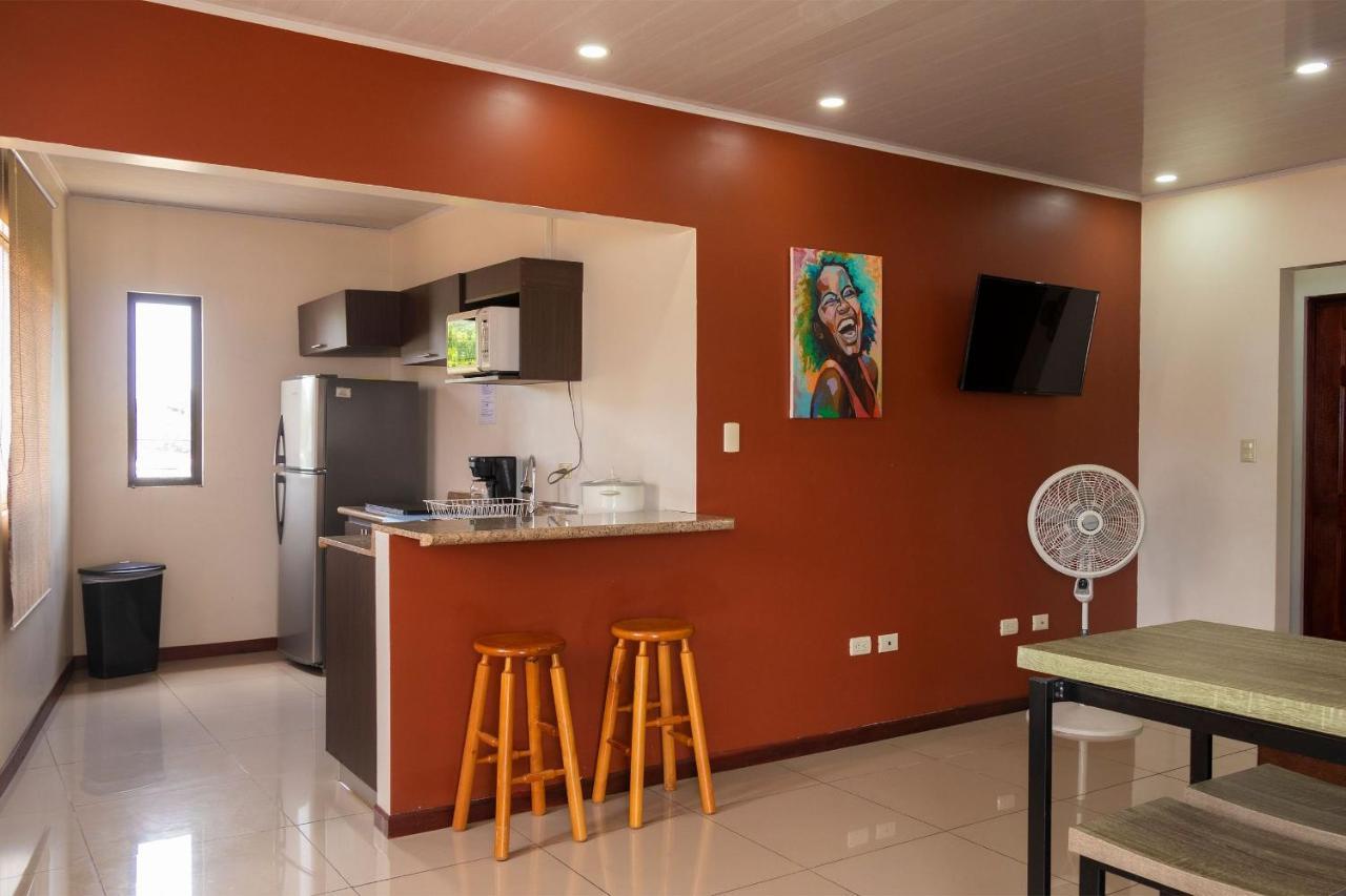 Aptos Casa Caribe, Habitaciones Privadas En Aptos Compartidos & Aptos Completos Con Auto Entrada Puerto Limon Buitenkant foto