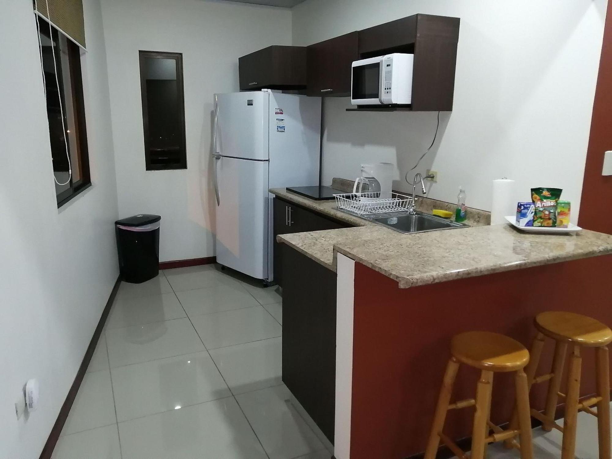 Aptos Casa Caribe, Habitaciones Privadas En Aptos Compartidos & Aptos Completos Con Auto Entrada Puerto Limon Buitenkant foto