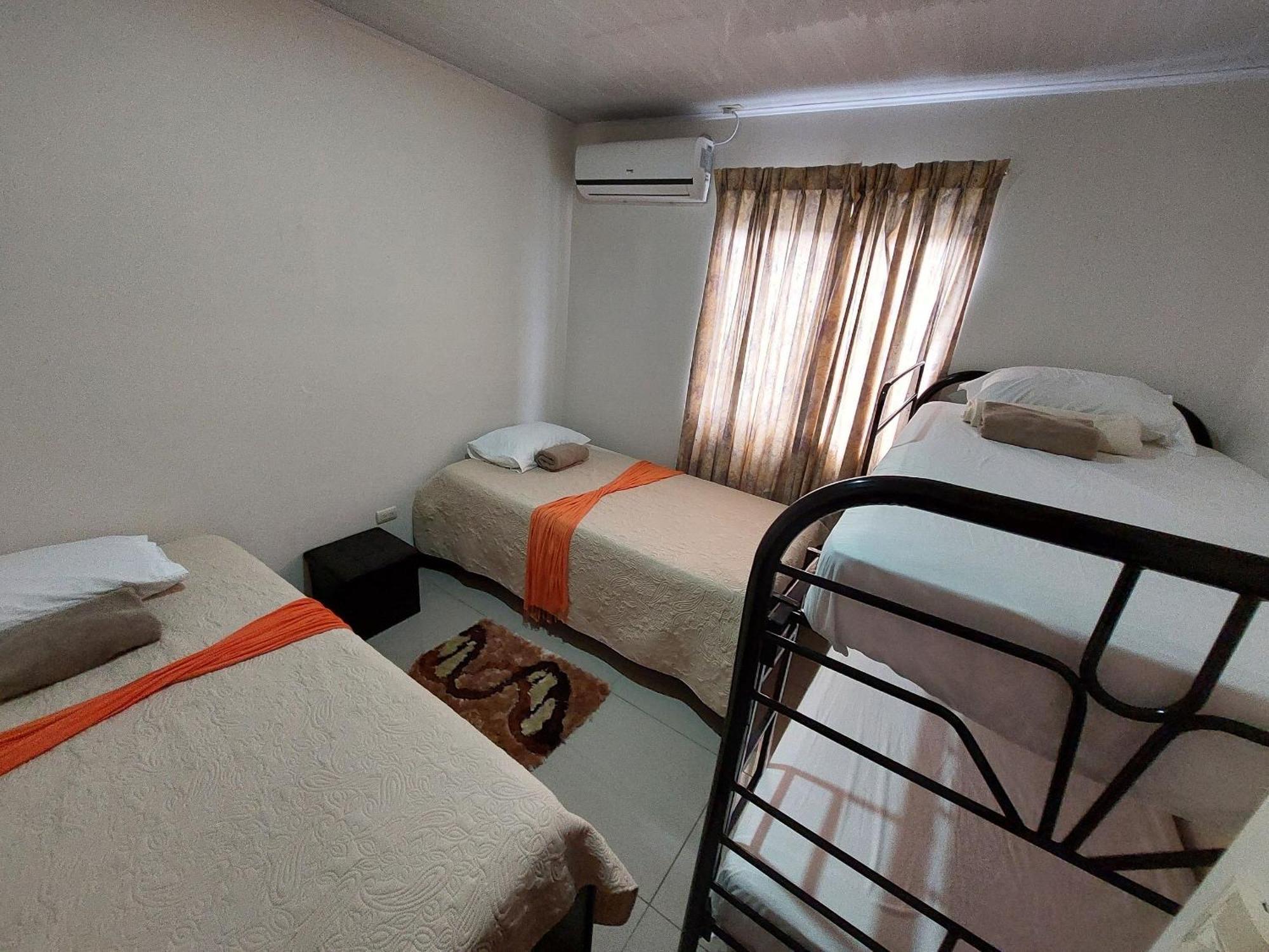 Aptos Casa Caribe, Habitaciones Privadas En Aptos Compartidos & Aptos Completos Con Auto Entrada Puerto Limon Buitenkant foto